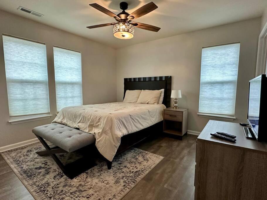 Cozy And Luxury Home Raleigh Buitenkant foto