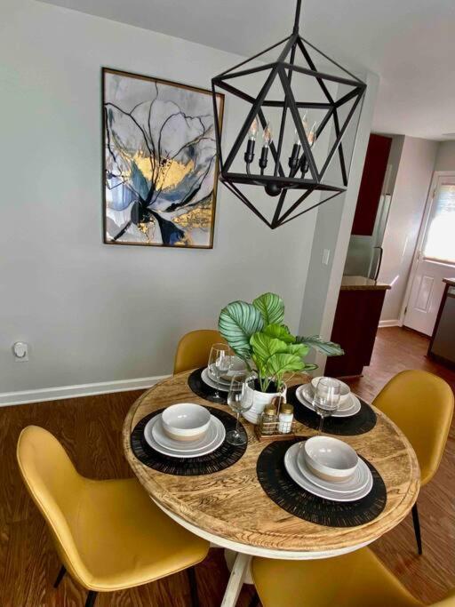 Cozy And Luxury Home Raleigh Buitenkant foto