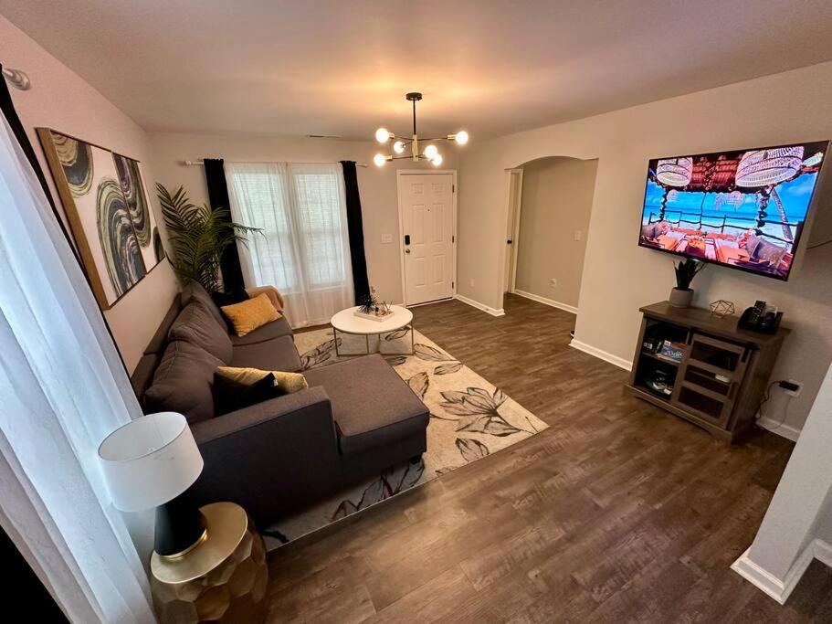 Cozy And Luxury Home Raleigh Buitenkant foto