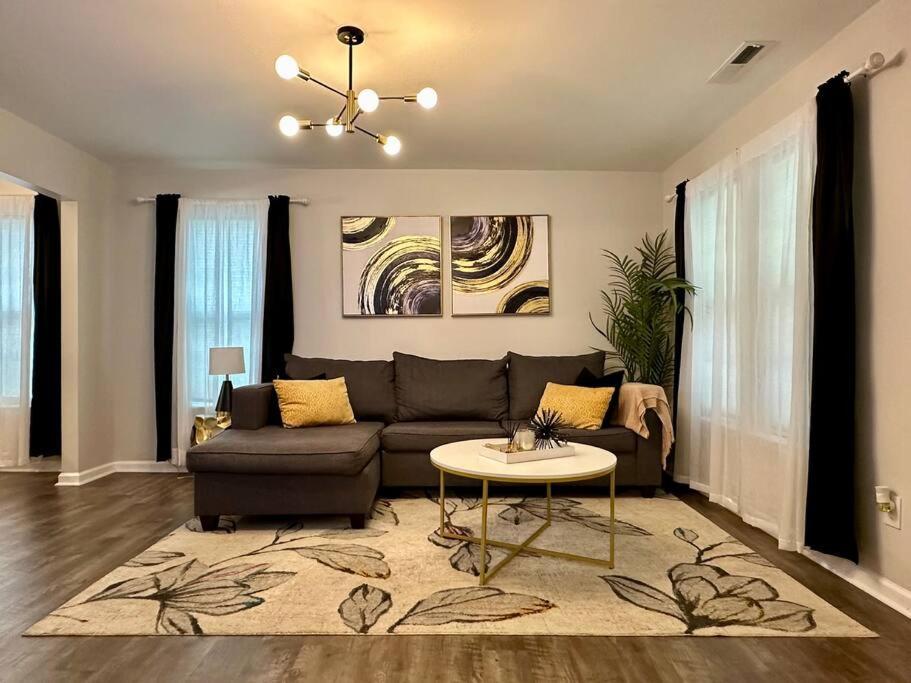Cozy And Luxury Home Raleigh Buitenkant foto